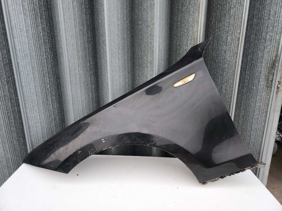 Guarda lamas esquerdo BMW Serie 1 E81 E82 E87 (2003 a 2013)