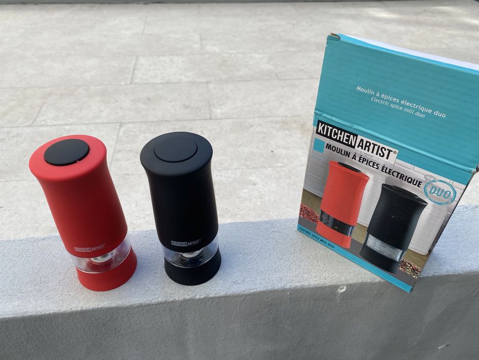 Salt and pepper grinder442109662604175362