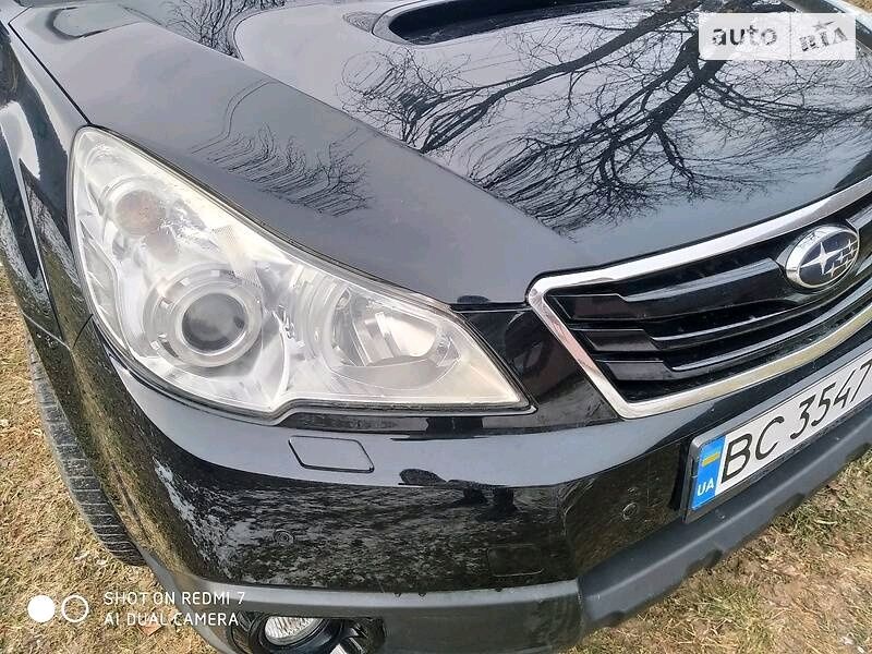 Субару  Оутбек .