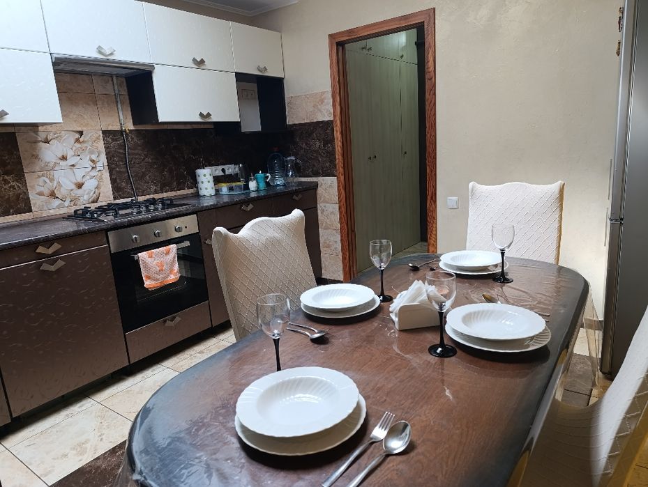 Двокімнатна,простора квартира в центрі міста на вул. Турецька