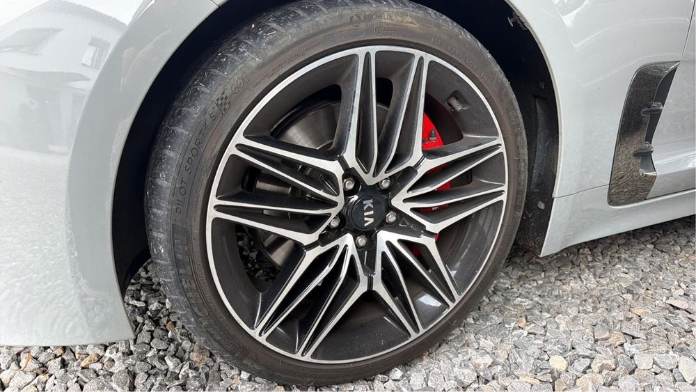 Koła letnie kia stinger 19” 5x114.3 felgi stinger