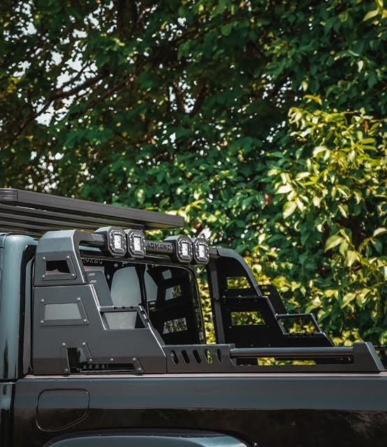 Jeep Gladiator rury orurowanie paki COMBAT + 4x LED
