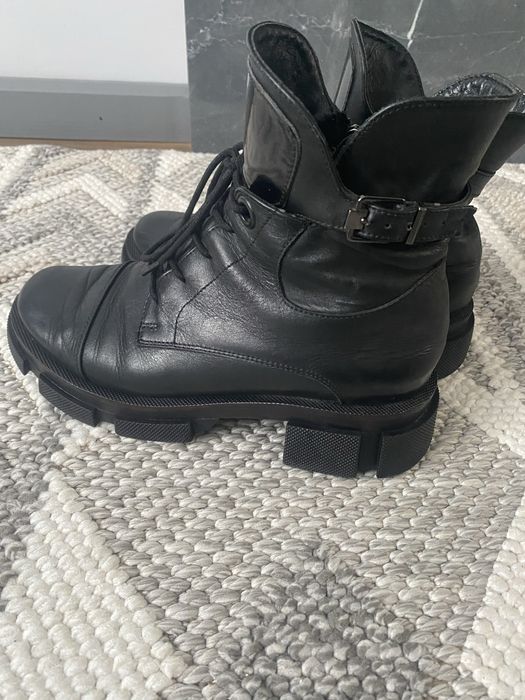 Продам шкіряне взуття