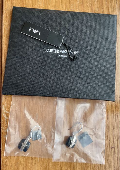 Brincos em prata e ónix da Armani