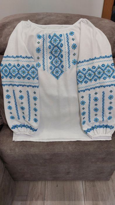 Вишиванка ручної роботи