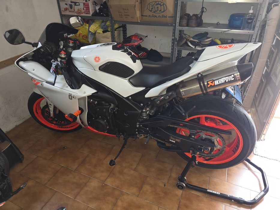 Yamaha R1 crossplane