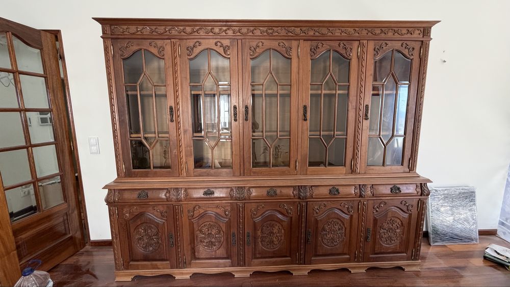 Vendo móvel + mesa ( madeira Carvalho)