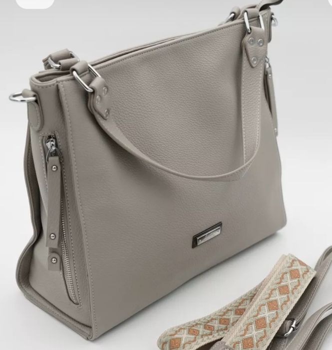 Продам две светлыз сумки на лето