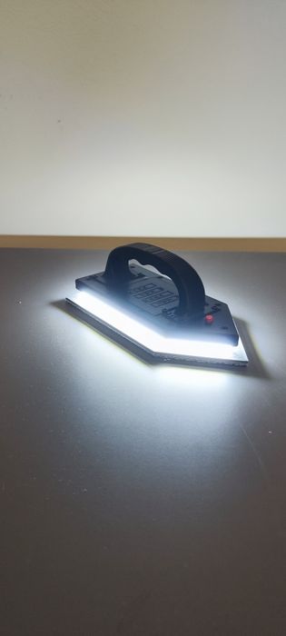 Lixadora manual com iluminação