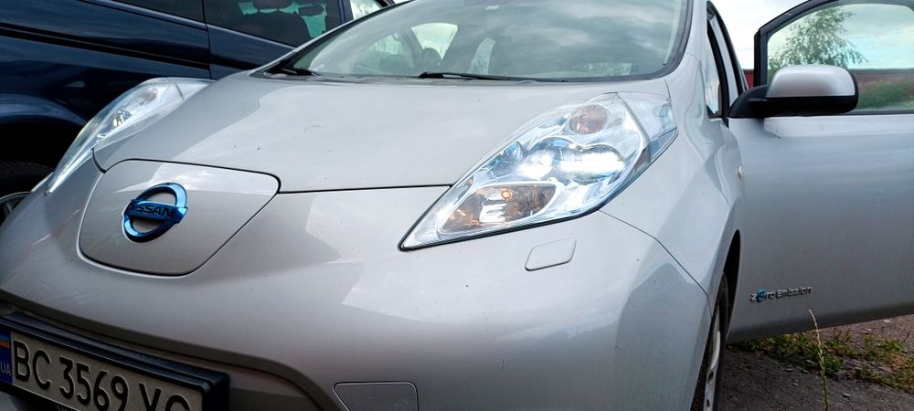 Nissan leaf 2012