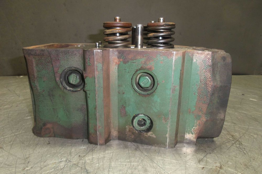Głowica do silnika Volvo D16. Cylinder head Volvo D16
