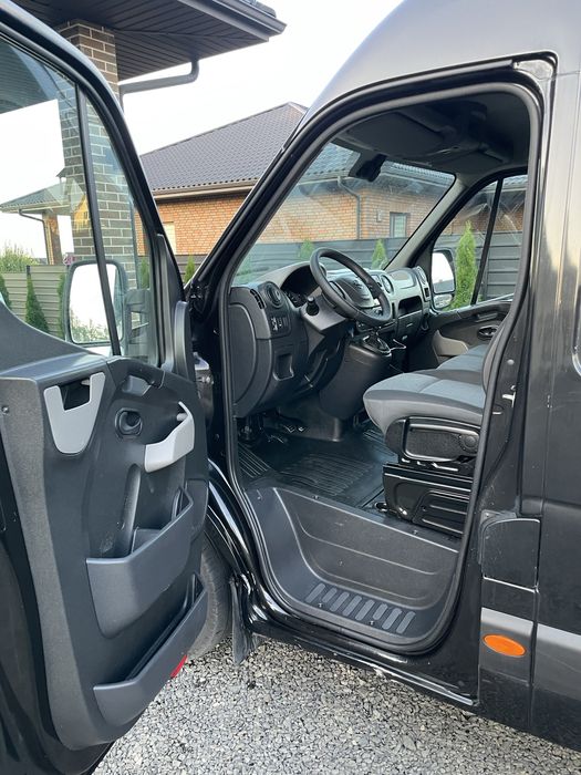 Свіжопригнаний Renault Master