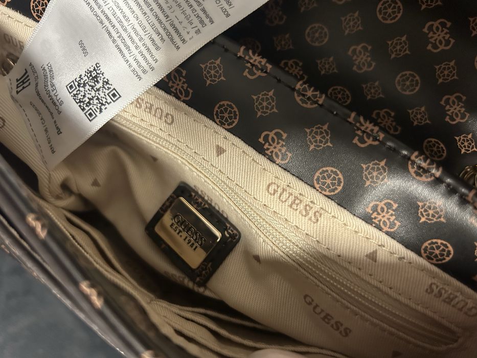Torebka guess monogram na łańcuszku