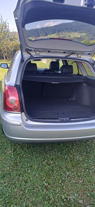Toyota avensis 2.2