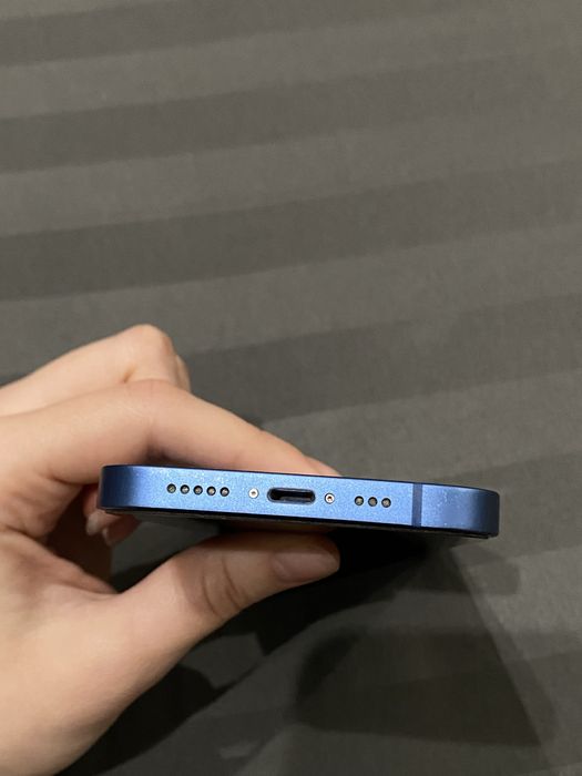 Продам iPhone 13 (R-SIM), 128 GB