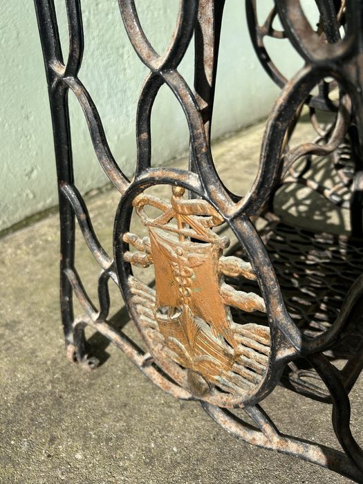 Maquina costura antiga