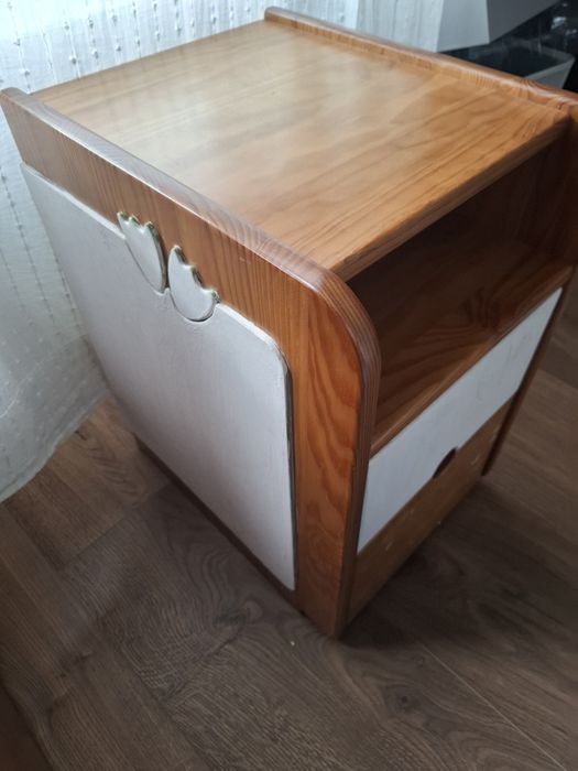 Quarto  Cama de solteiro+ colchão + mesa cabeceira + camiseiro +secret