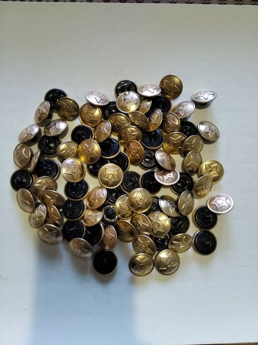 Пуговицы военные, большие.