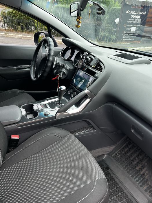 Продам Пежо 3008 1.6 HDI 2011
