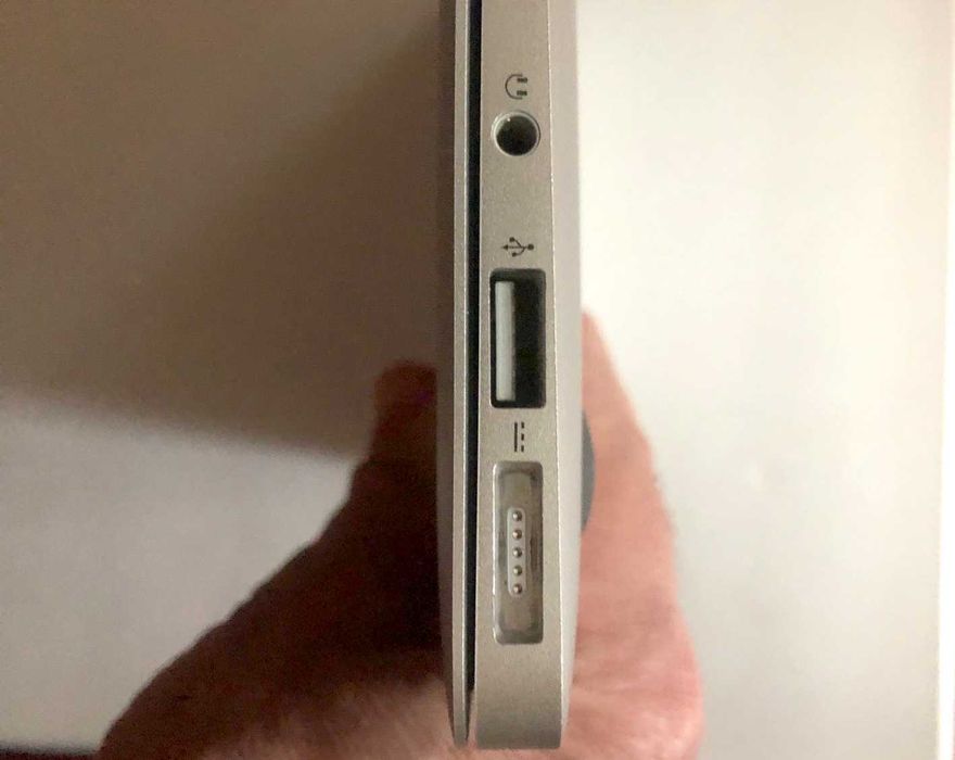 Apple macbook air 13" 2017| Core i5 | 8GB RAM | 128 Gb ssd