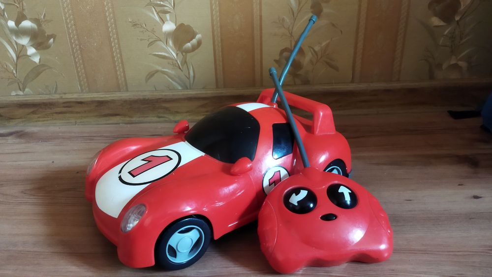 Машинка на радиоуправлении TCM