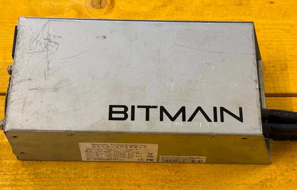 Koparka Bitcoin BTC Antminer s9 14ths z zasilaczem Bitmain APW3 A3 1600W