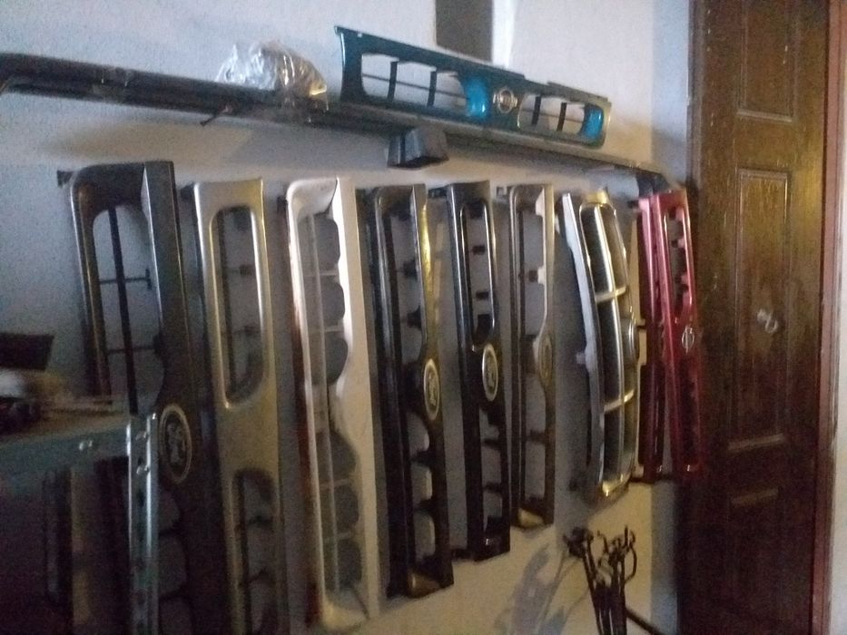 grelha central nissan terrano II ou ford maverick