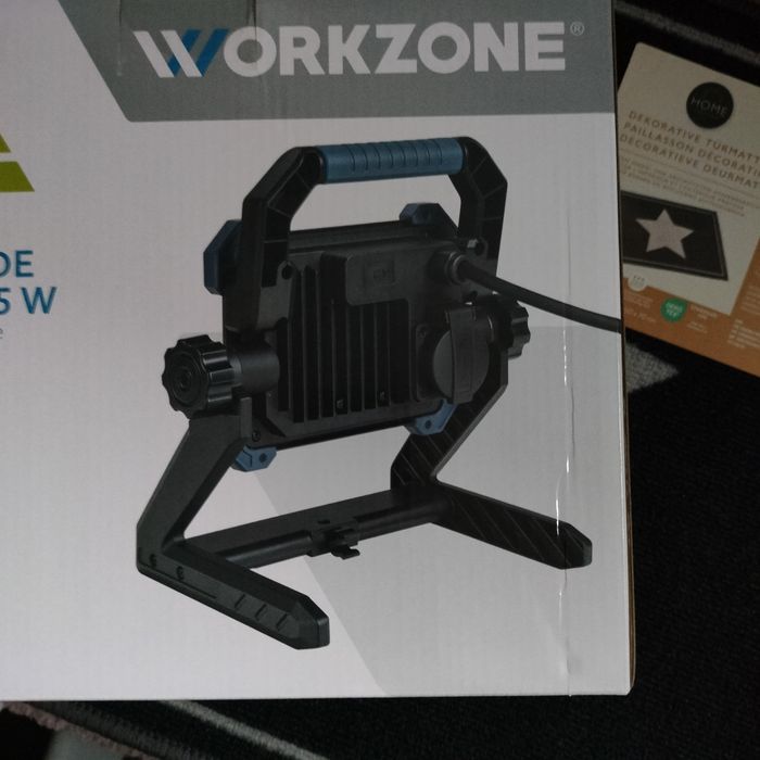 Lampa, halogen Workzone. Nowy