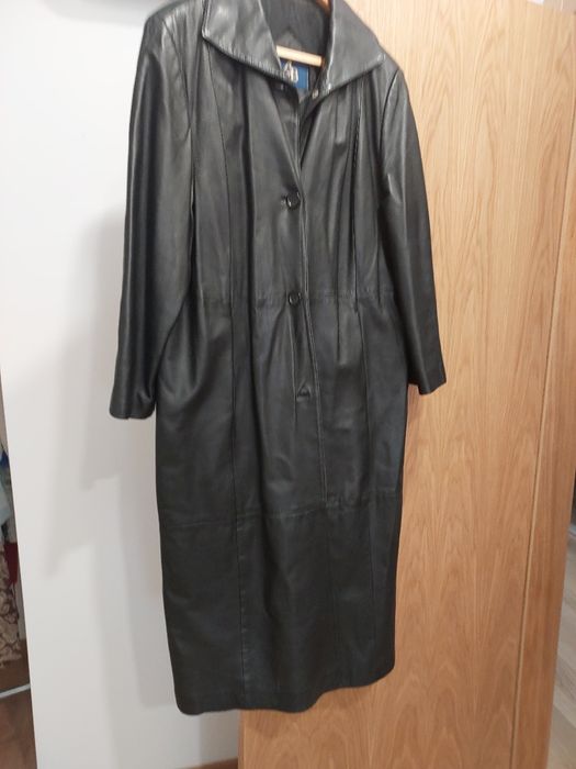 Casaco em pele comprido