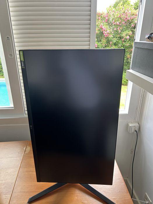 Monitor Gaming LG 27GN650