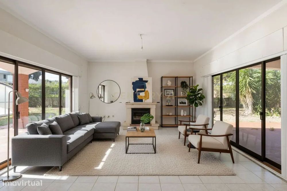 Moradia T4 com piscina coberta e lote de 900 m² | Marisol