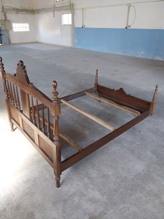 Cama de casal rústica
