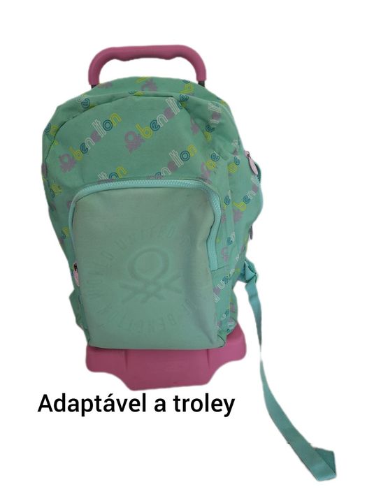 Mochila escolar menina