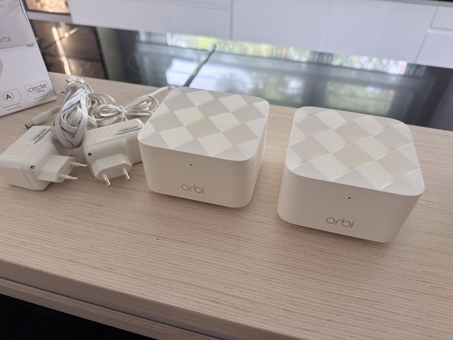 Router Orbi Netgear + Satelita