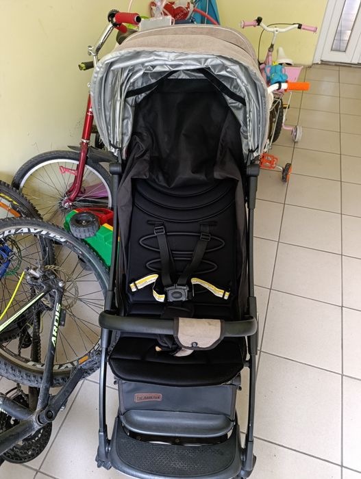 Продам прогулянкову коляску