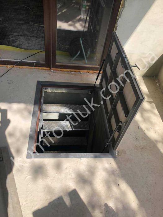 Підлоговий люк в підвал — Ревізійний каналізаційний люк від виробника