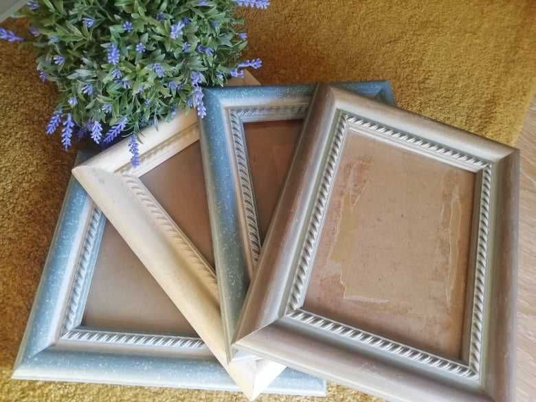 Photo Frames (4 units)