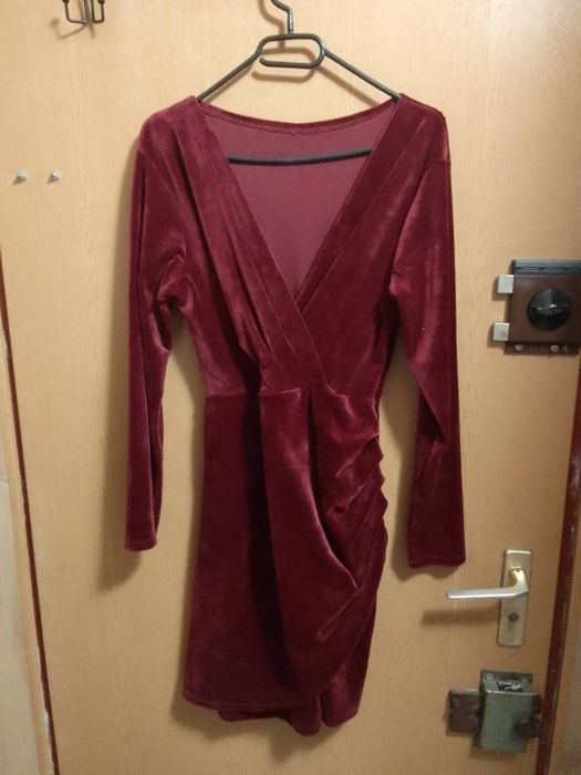 Welurowa sukienka wieczorowa