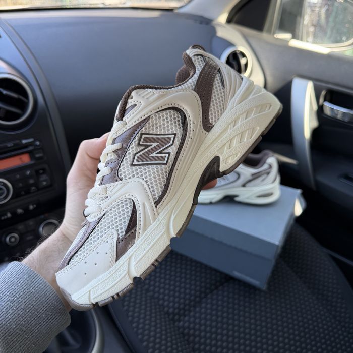 Жіночі кросівки нюбеланс білі сітка New balance 530 brown white