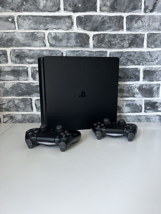 Ps4 slim 1 tb - 17 игр, 2 джойстика - как Новая
