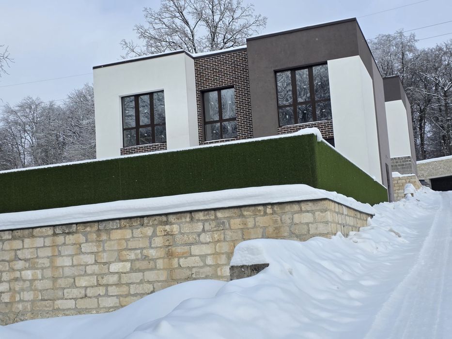 Сучасний котедж преміум класа поруч з Тернополем