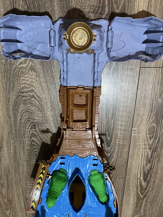 Hot wheels monster truck wyscigowy turnej