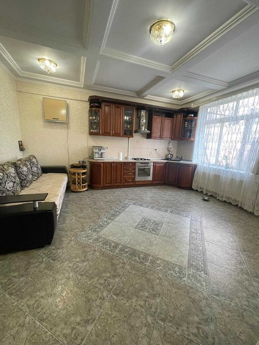 Чудовий будинок на Фонтані. Поруч з морем. 10 ст. Фонтану.