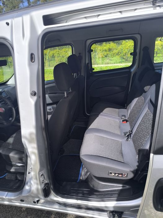 Fiat Doblo Maxi 1.6 JTD com 5 lugares e caixa de carga.Paga classe 1 .