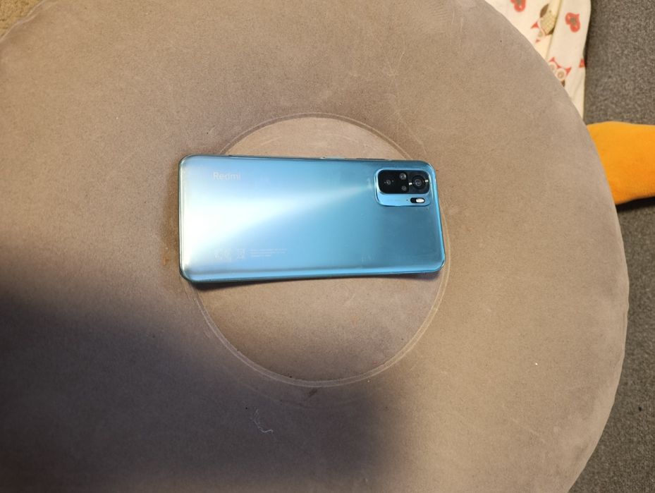 Продам смартфон Redmi Note 10