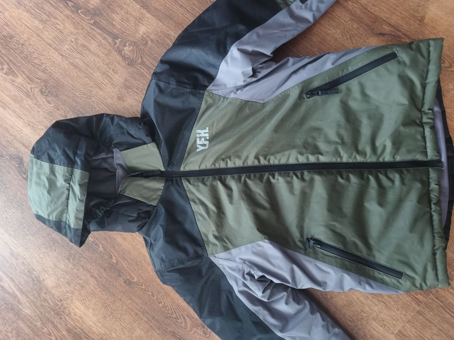 Kurtka zimowa narciarska 134/140 Y.F.K. Kik