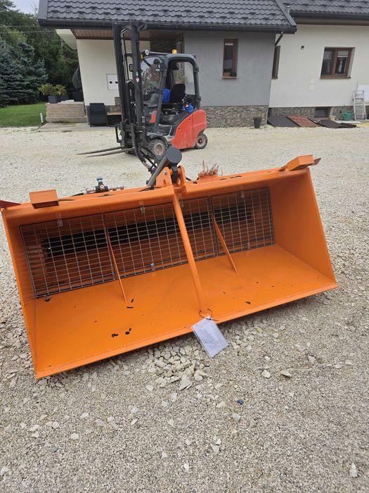 Posypywarka piaskarka solarka komunalna samozaładowcza Volant 2.0m nowa 1m3 gwarancja dostawa cała Polska