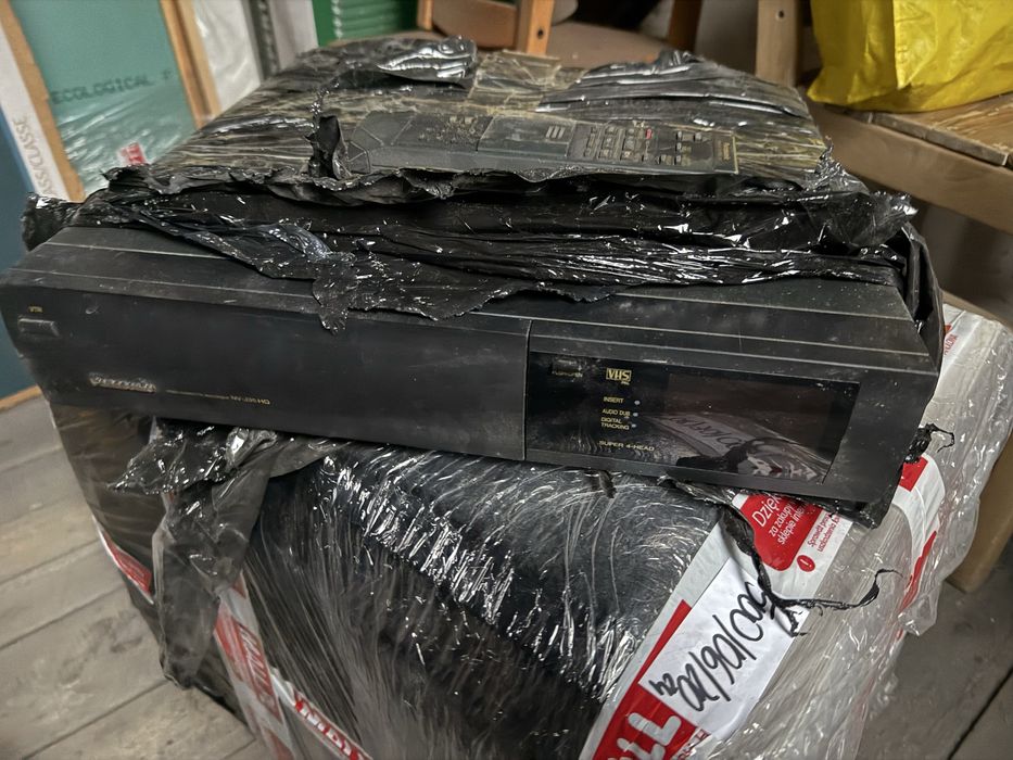 Odtwarzacz VHS magnetowid PANASONIC NV-J35HQ