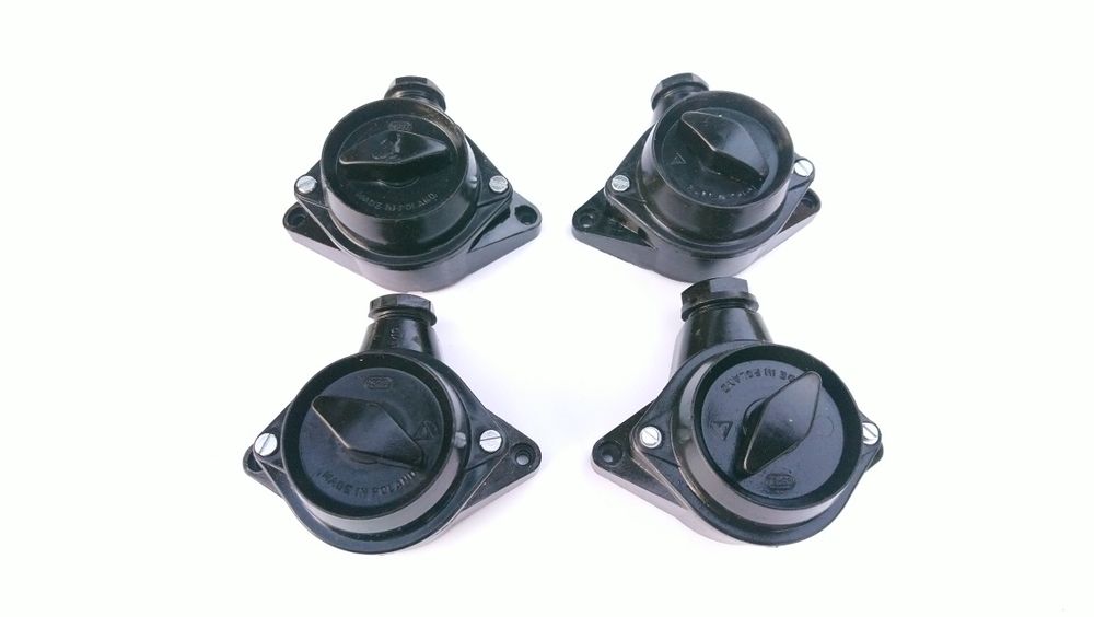 Șchodowy włącznik bakelitowy czarny natynkowy hermetyczny