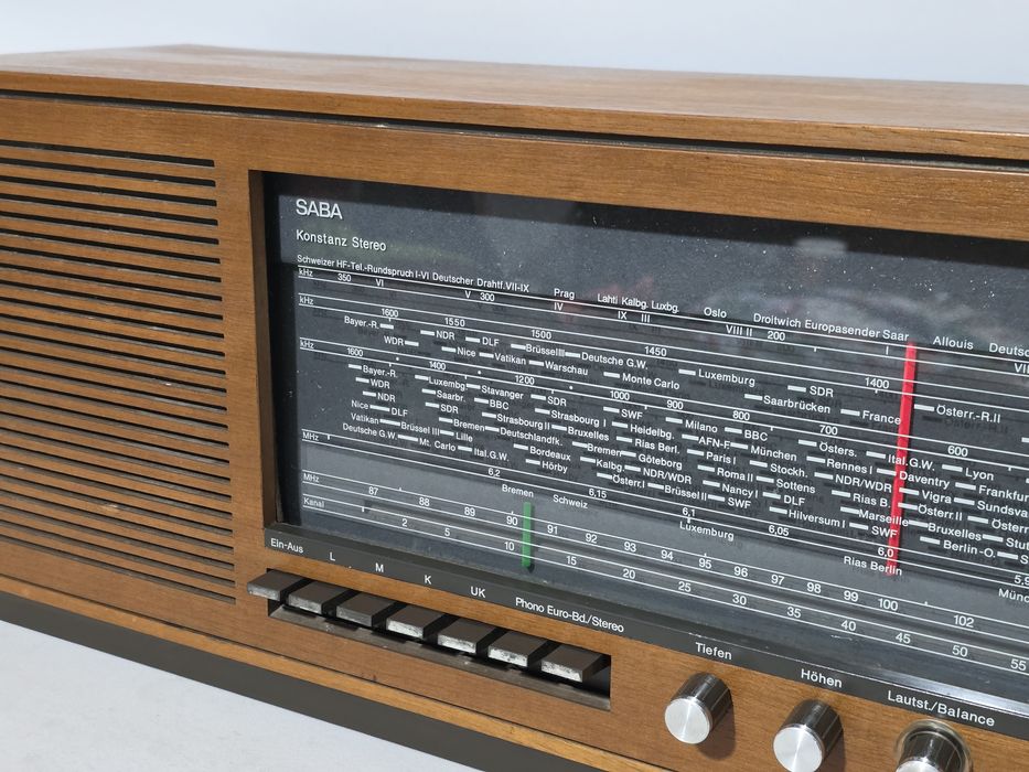 Rádio antigo reparado SABA